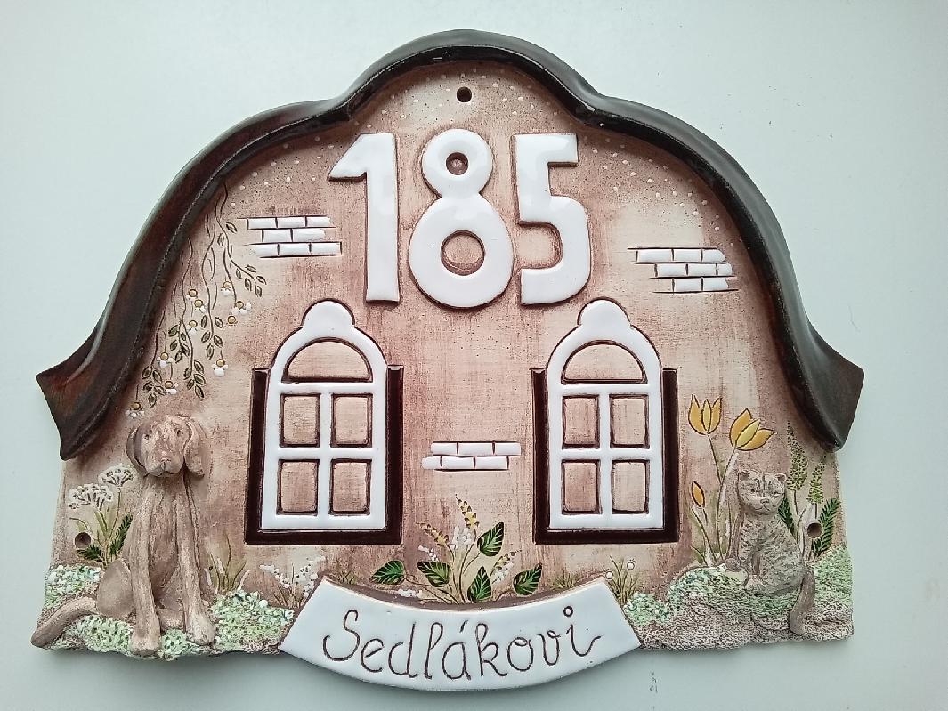 Cedulka jmenovka keramická domeček s pejskem