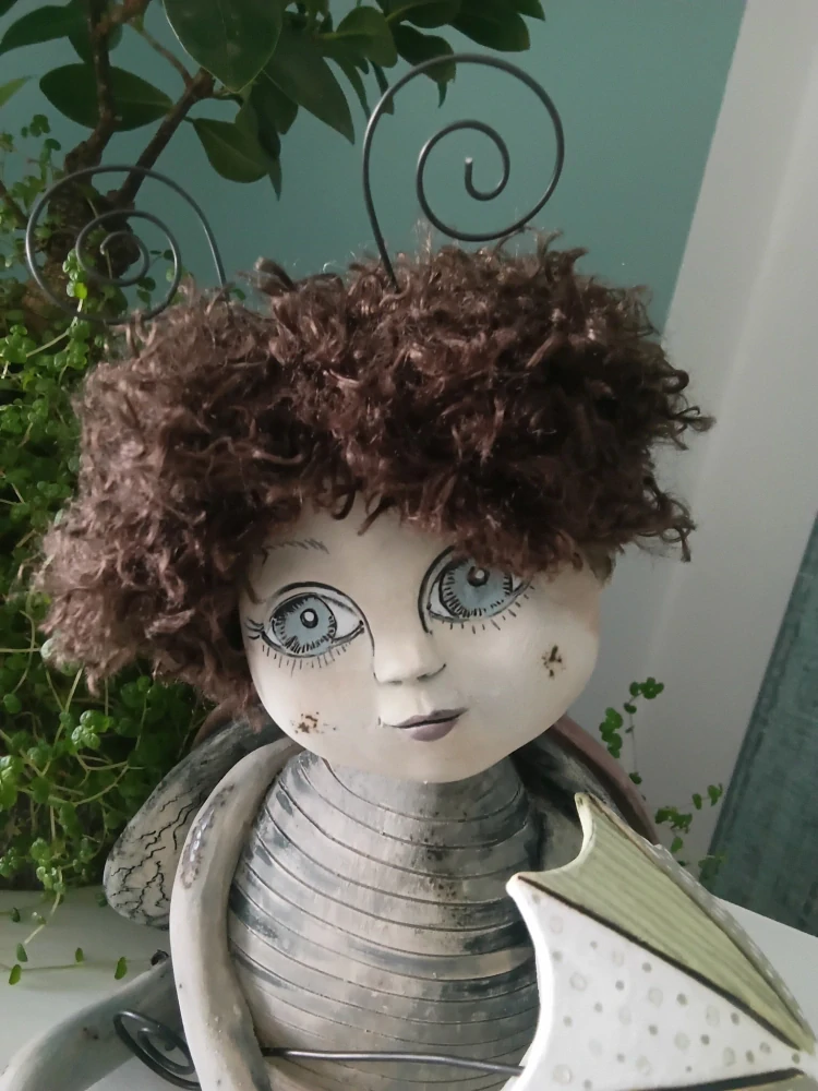 Keramický brouček pohyblivé nohy