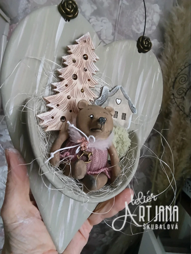 Vánoční závěsné srdce s medvídkem