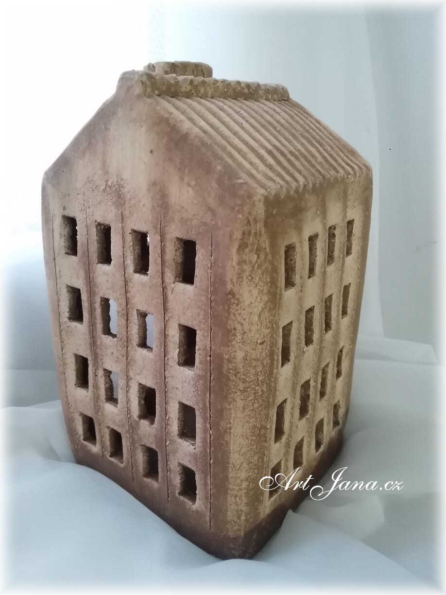 Keramický domek bez přesahu 12x12x22