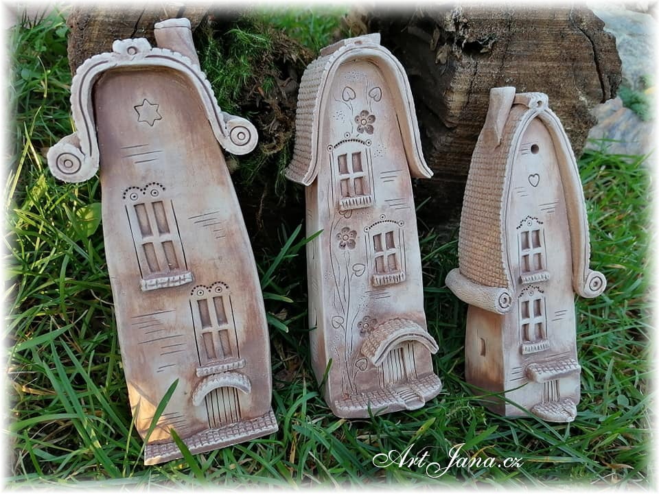 Keramický mini domeček bez přístavků