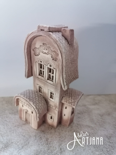 Keramický mini domeček členitější