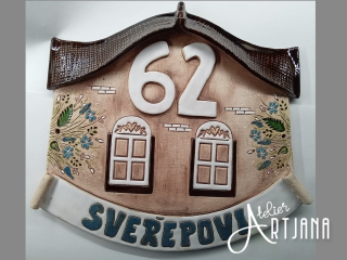 Jmenovka keramická domeček s modrými kvítky