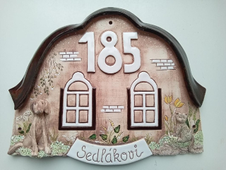 Cedulka jmenovka keramická domeček s pejskem